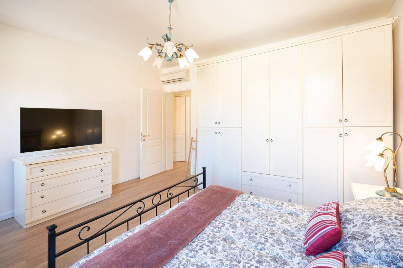 Appartement Ricco Di Comfort, Grande, Luminoso E Comodo