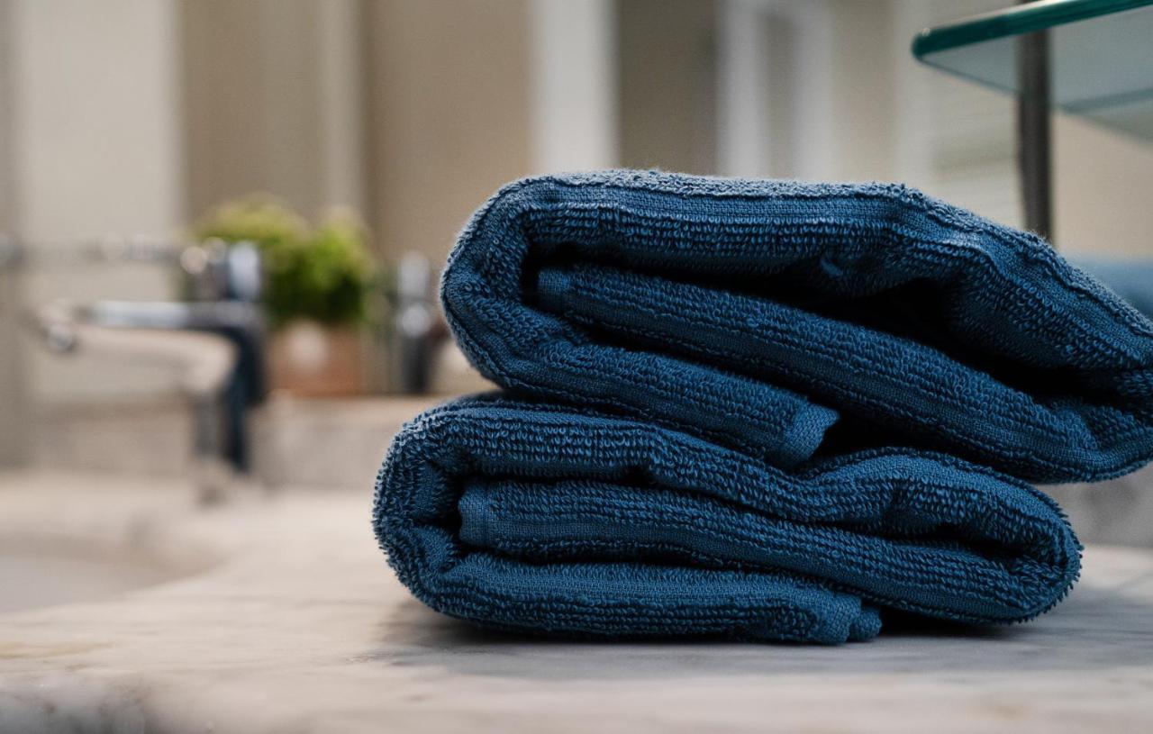 Ricco Di Comfort, Grande, Luminoso E Comodo Appartement *
